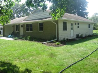W200N9429 Woodside Ln, Menomonee Falls, WI 53051