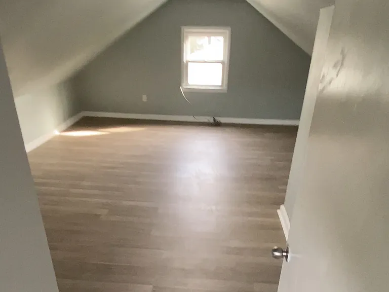 17 Andover Ave — Photo 2