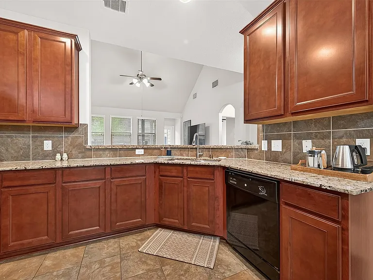 6503 Wilshire Fern — Photo 14