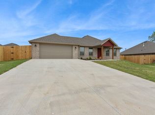 52 Watson Ln, Farmington, AR 72730