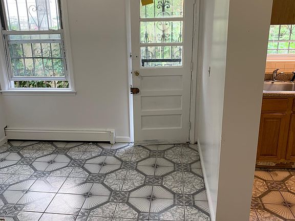 3rd image of 4469 Byron Ave Floor 1