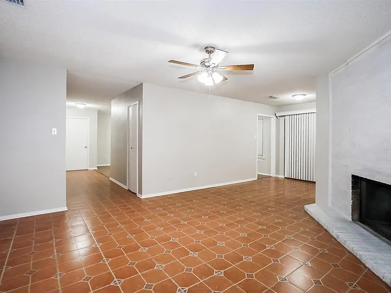 2916 White Oak Ln — Photo 22