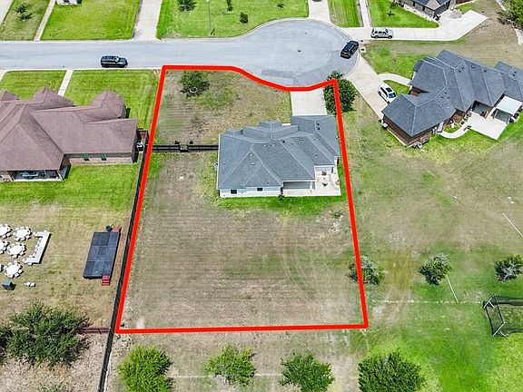3rd image of 209 Kingfisher Ct