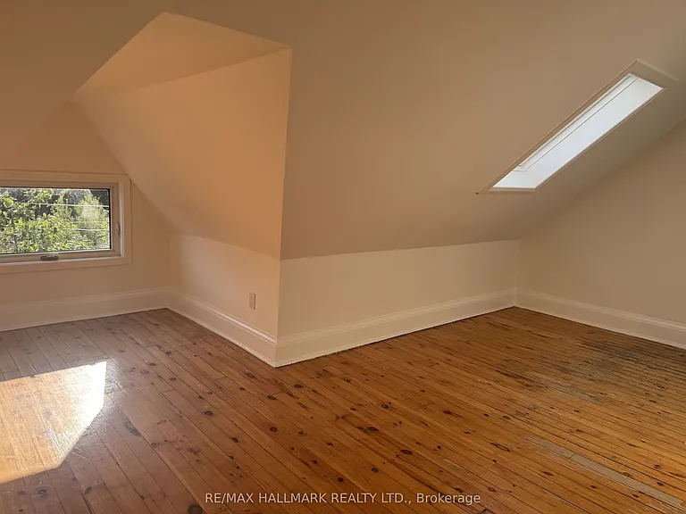 553 Broadview Ave #UPPER — Photo 28
