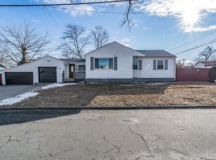 95 Campechi St, Springfield, MA 01104