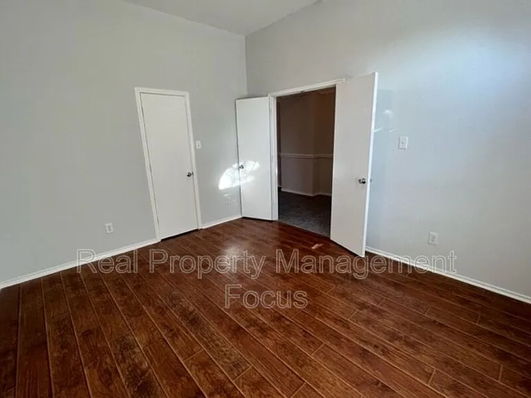 1004 Trickham Dr — Photo 3