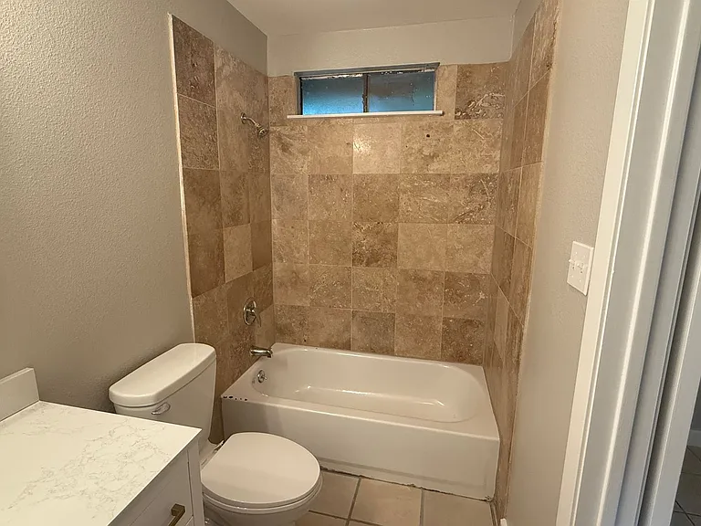 106 E Longspur Blvd — Photo 16
