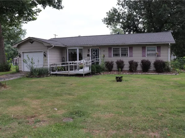 108 Chestnut St, Danville, IL 61832