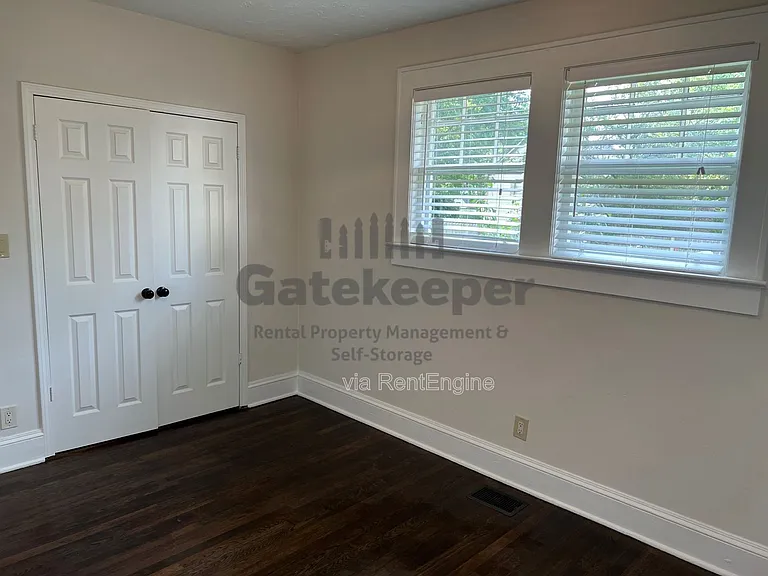1565 Walker Ave #B — Photo 8