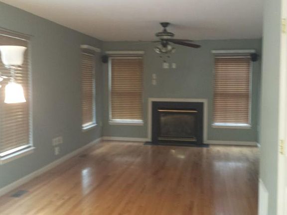 4th image of 358 Fairfield Dr