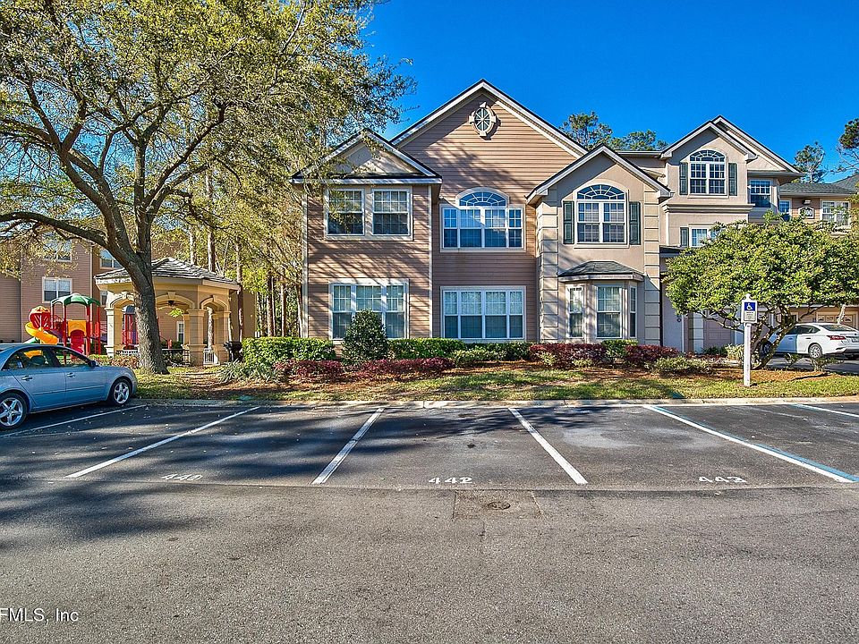 1st image of 13810 SUTTON PARK Drive N #1318