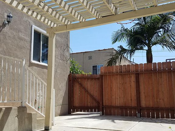 3rd image of 2552 San Clemente Ave