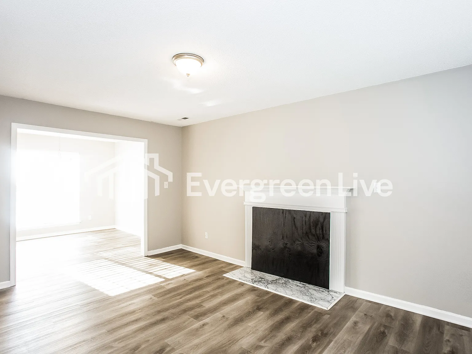 3 bed, 2.5 bath, 1483 sqft, $1,645 — Photo 3