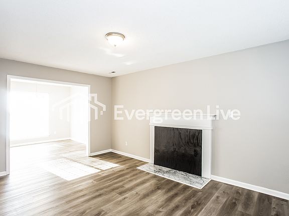 3rd image of 7211 Meadow Glen Dr