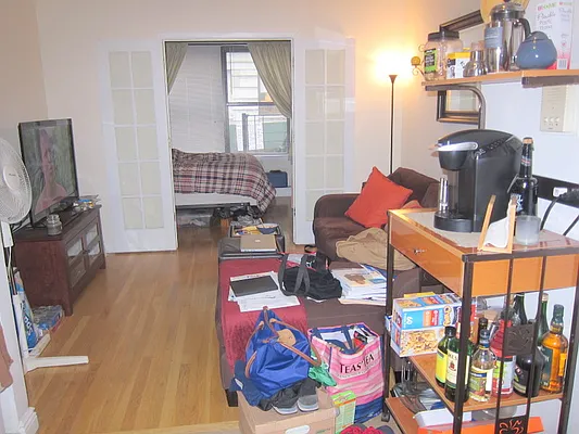 Rented by Chartwell Manhattan Realty | media 24