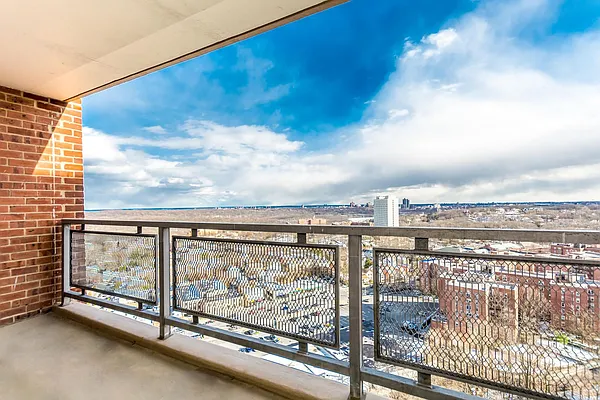 Sold by Re/Max In The City | media 25