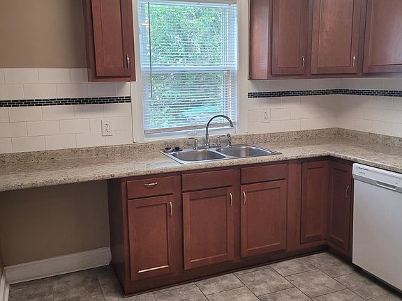 3rd image of 1419 N 31st St