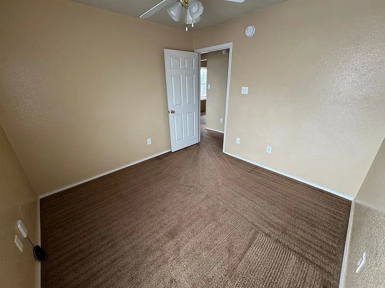 3203 Toledo Dr — Photo 13