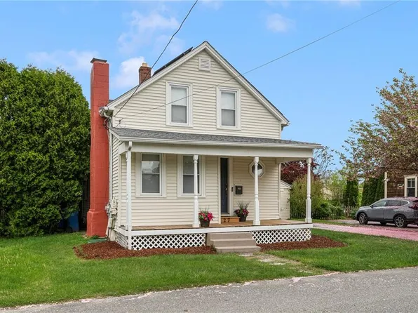 27 Hayes St, Cranston, RI 02920