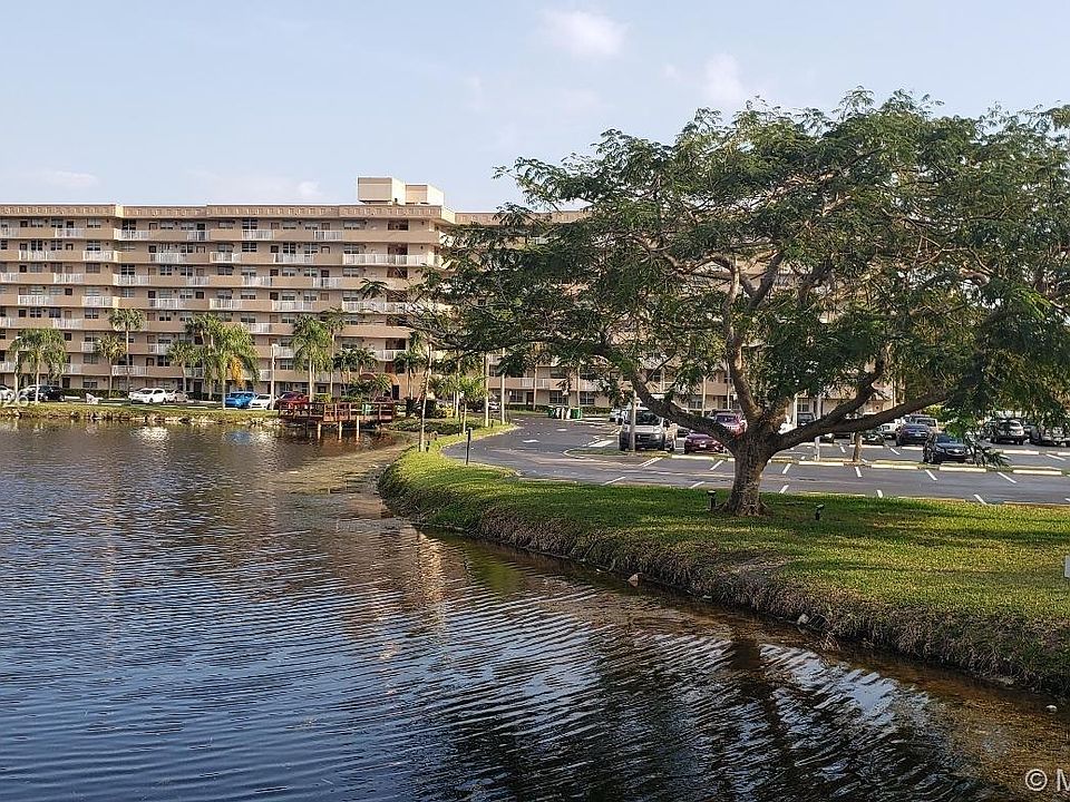 1st image of 250 Jacaranda Dr APT 305
