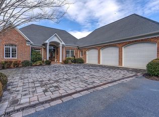 205 E Pointe Dr, Penhook, VA 24137