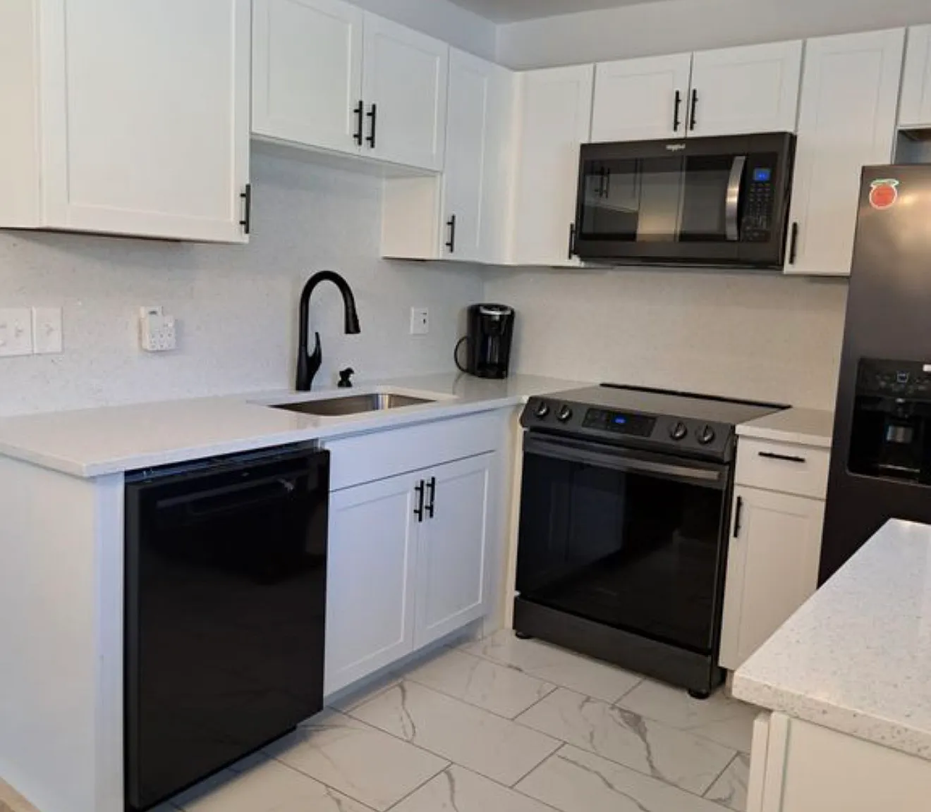 103 Royal Oak Dr — Photo 2
