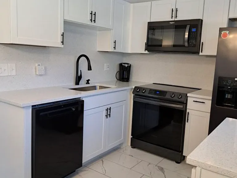 103 Royal Oak Dr #106 — Photo 2