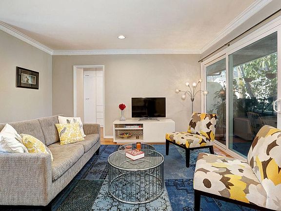 5th image of 1330 N Crescent Heights Blvd APT 14