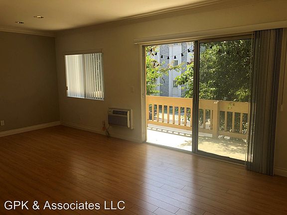 2nd image of 1810 Purdue Ave APT 8