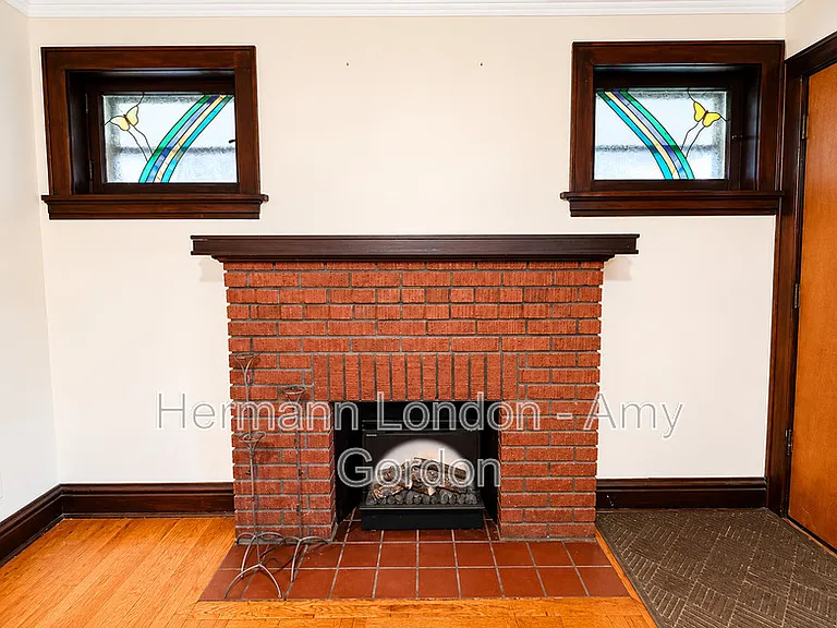 5046 Winona Ave #B — Photo 3