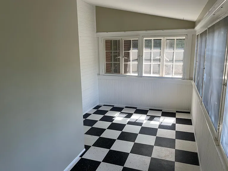 2139 Baringer Ave — Photo 12