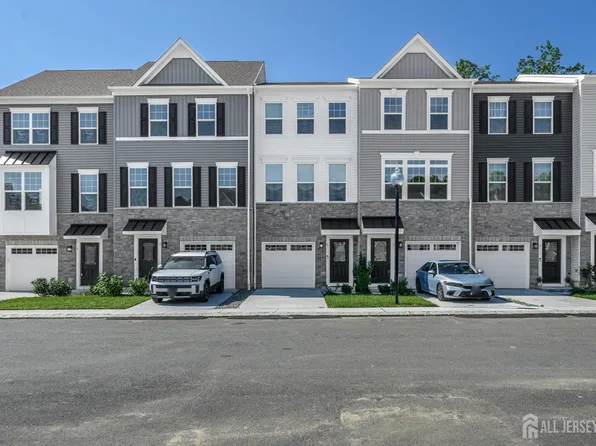 5 Pelham Ln, Bayville, NJ 08721