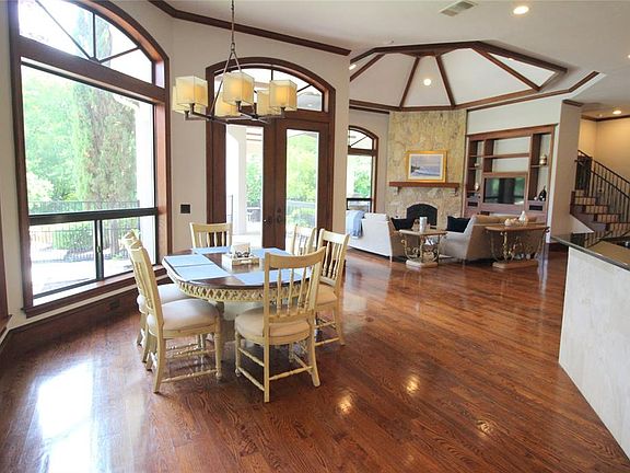 5th image of 209 Falling Water Dr