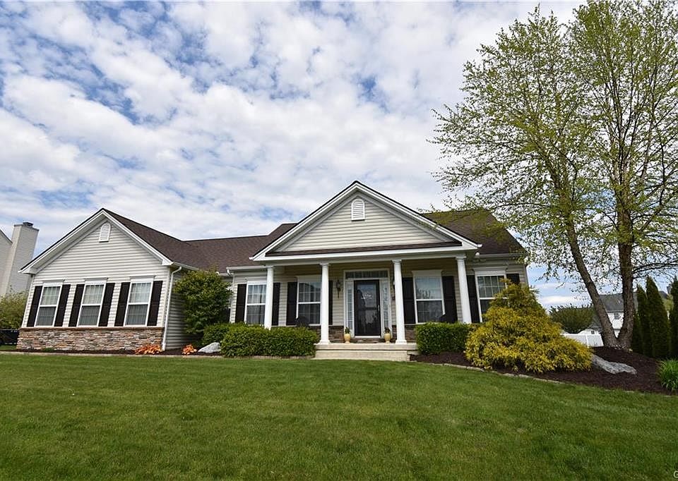 1st image of 4489 Farrcroft Dr