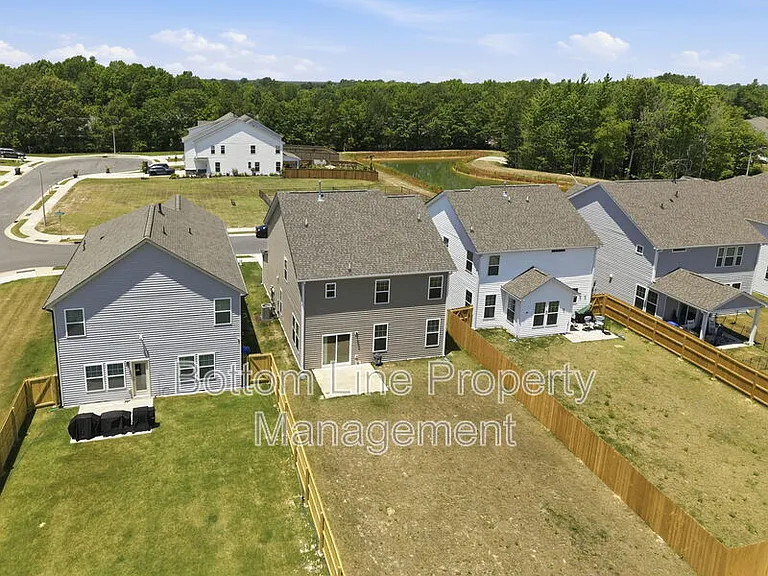 24 Blackthorn Ln — Photo 15