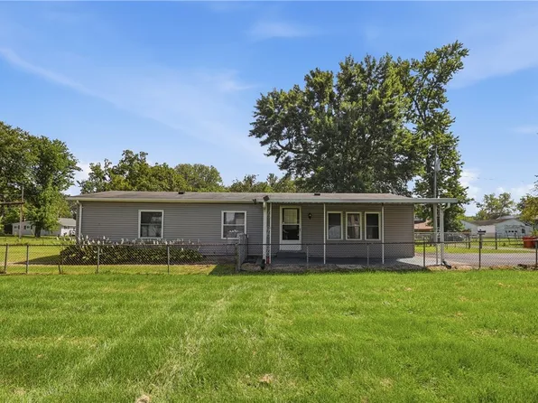 4748 Walker St, Springfield, OH 45505