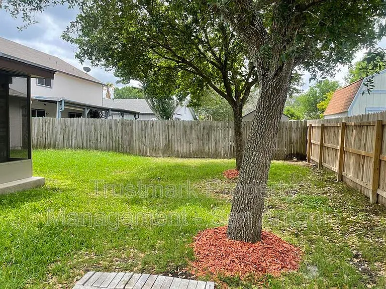 8335 Bent Meadow Dr — Photo 40