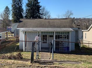 928 Courtland St, Fairmont, WV 26554