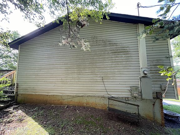 2nd image of 6201 Robin Heights Dr