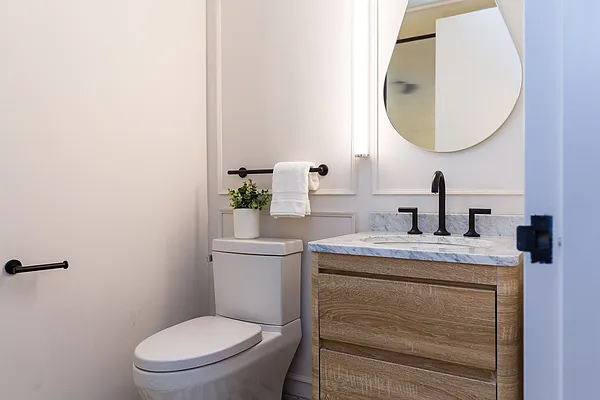 Rented by Nooklyn NYC LLC | media 42