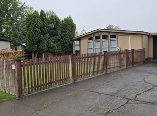 536 NW 17th St, Redmond, OR 97756