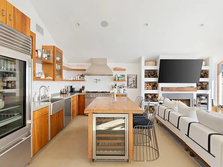 Crestron Home Automation system.