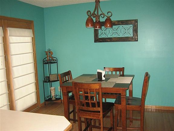 5th image of 2205 Andover Dr