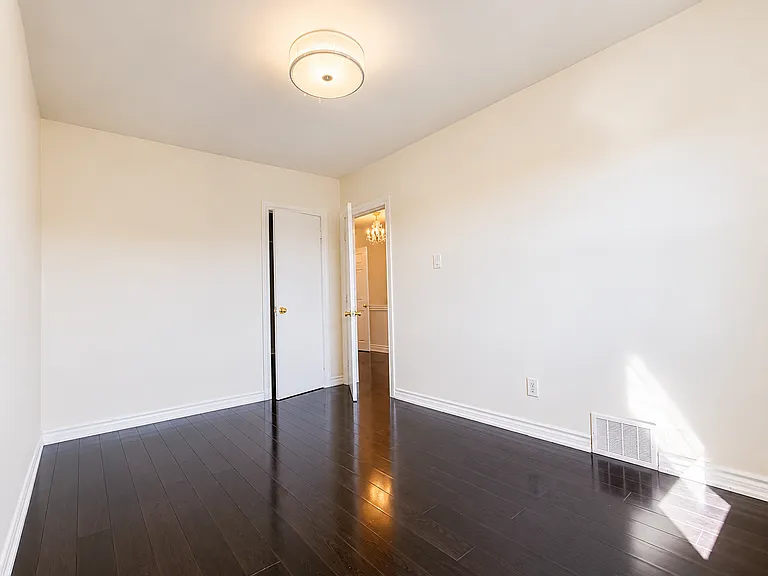 728 Weston Rd — Photo 10