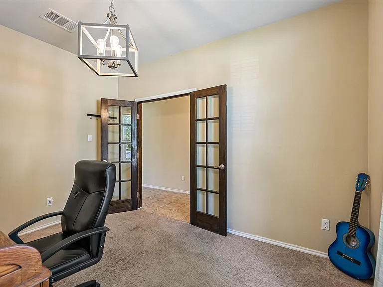 140 Lynn Crest Bnd — Photo 12