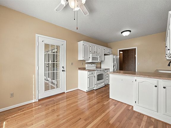 5th image of 3485 Willowridge Rd Unit A