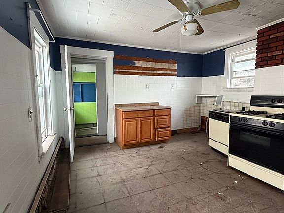 3rd image of 10 Glover Ct