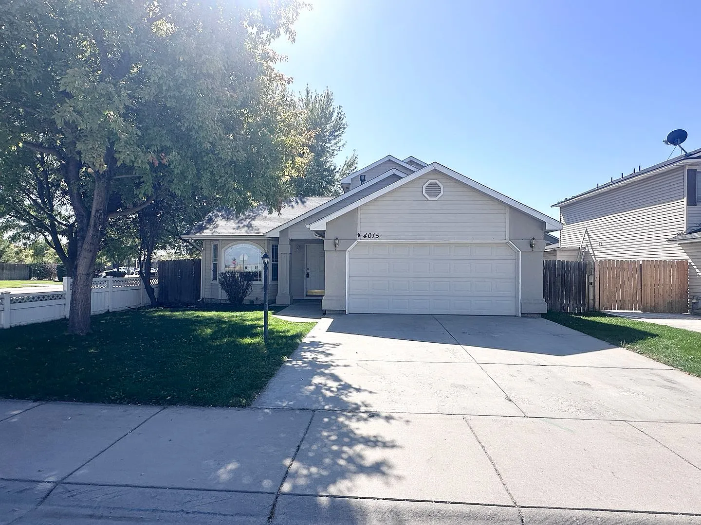 Beautifully updated 3-Bedroom Corner-Lot Home with Large Fenced Backyard & 2-Car Garage! — Photo 3