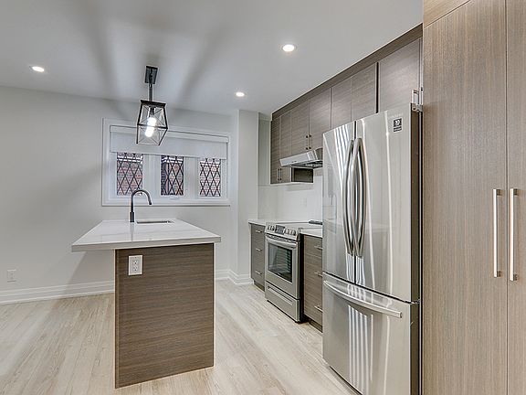 2nd image of 2520 Bloor St W #18