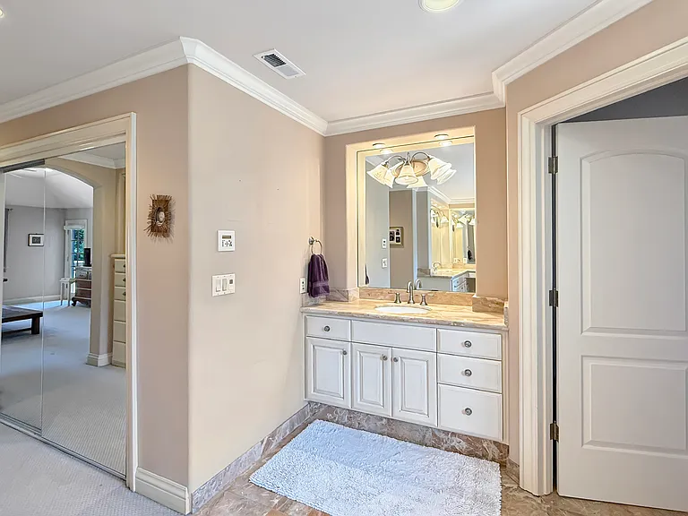 1526 Hillview Dr — Photo 24